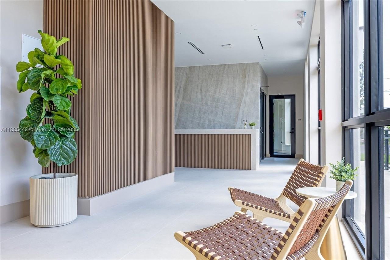 21850 Old Dixie Hwy #001 - Photo 2 of 13