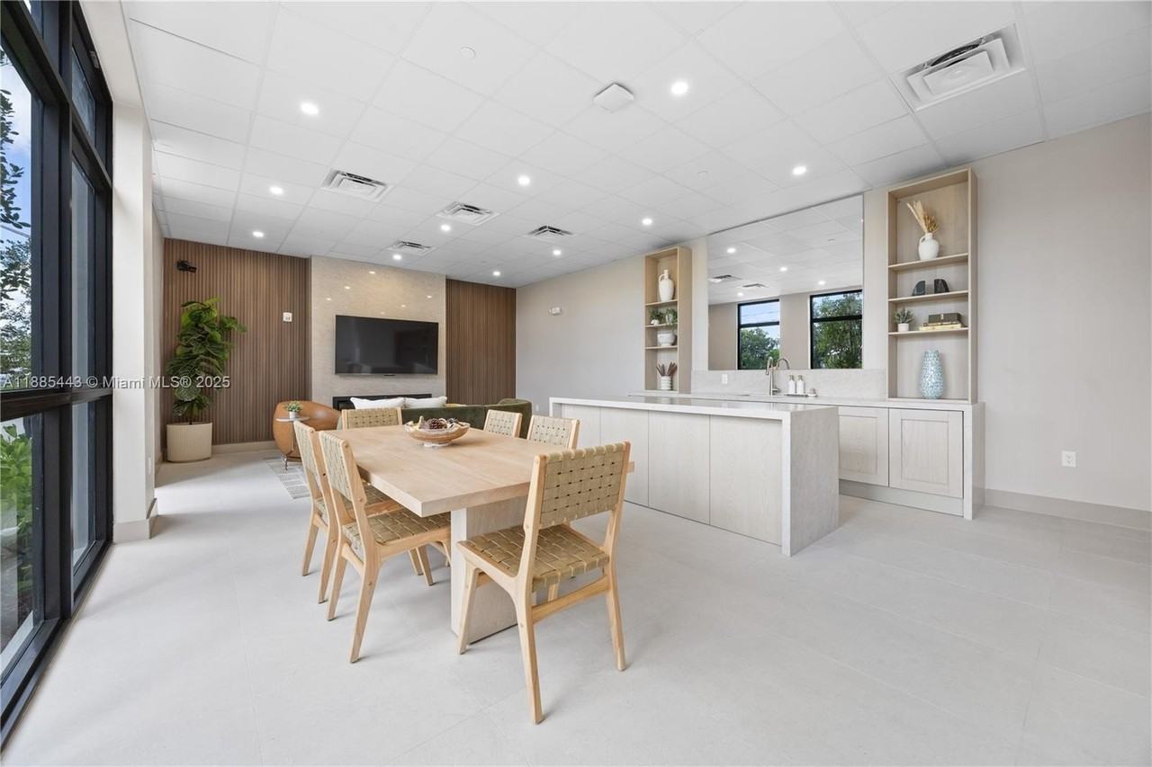 21850 Old Dixie Hwy #001 - Photo 3 of 13