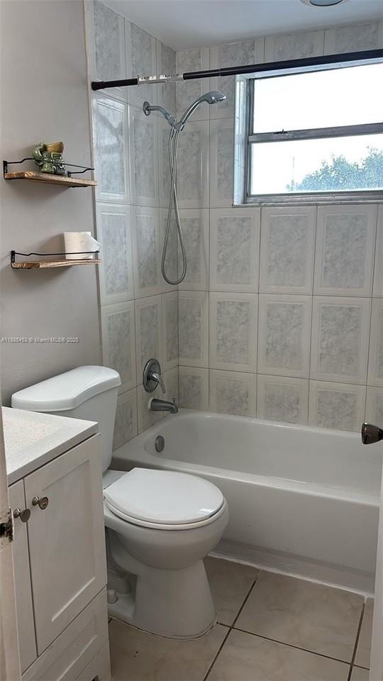 16118 Ne 21st Ave #18 - Photo 6 of 7