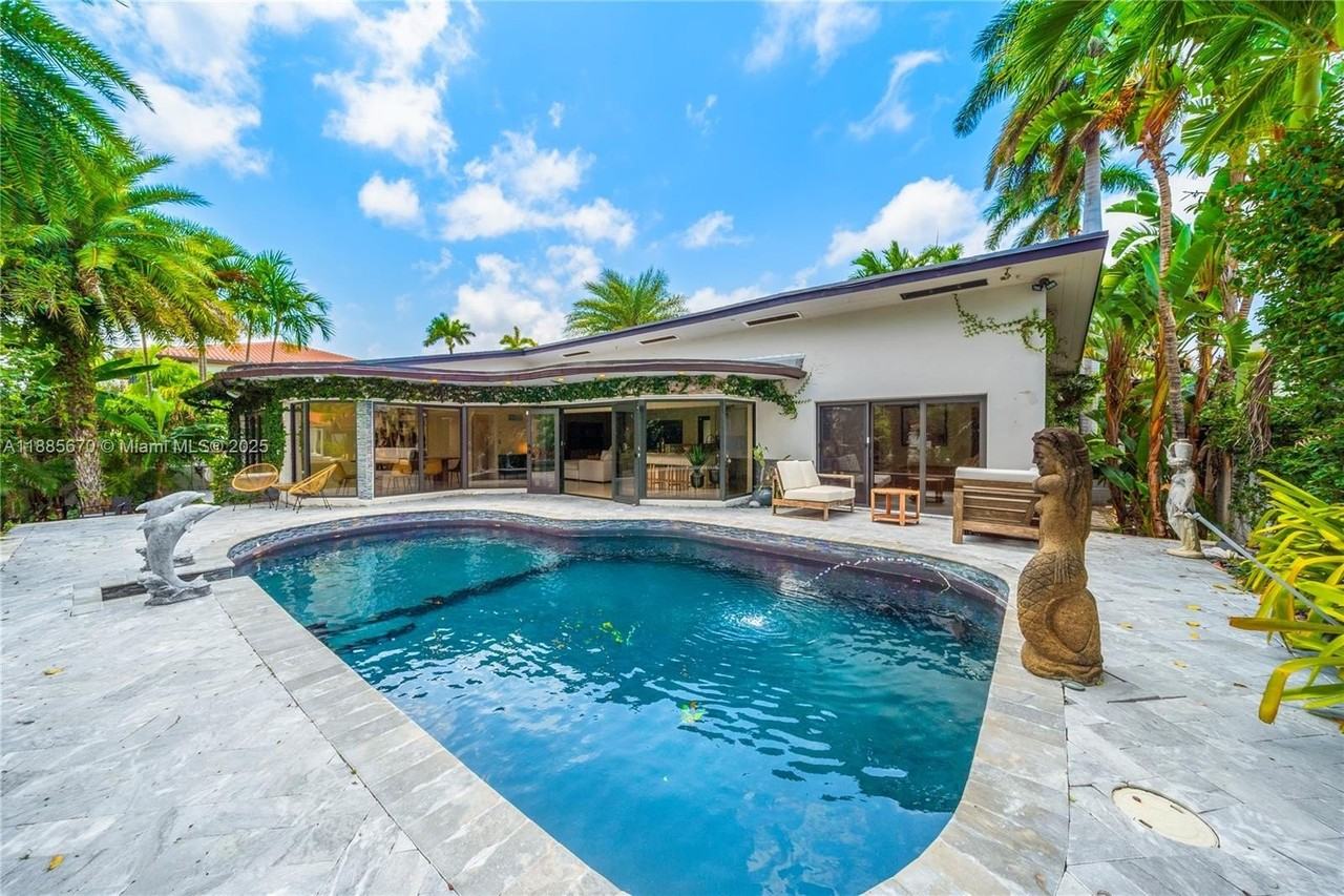 1160 Ne 91st St - Photo 3 of 42