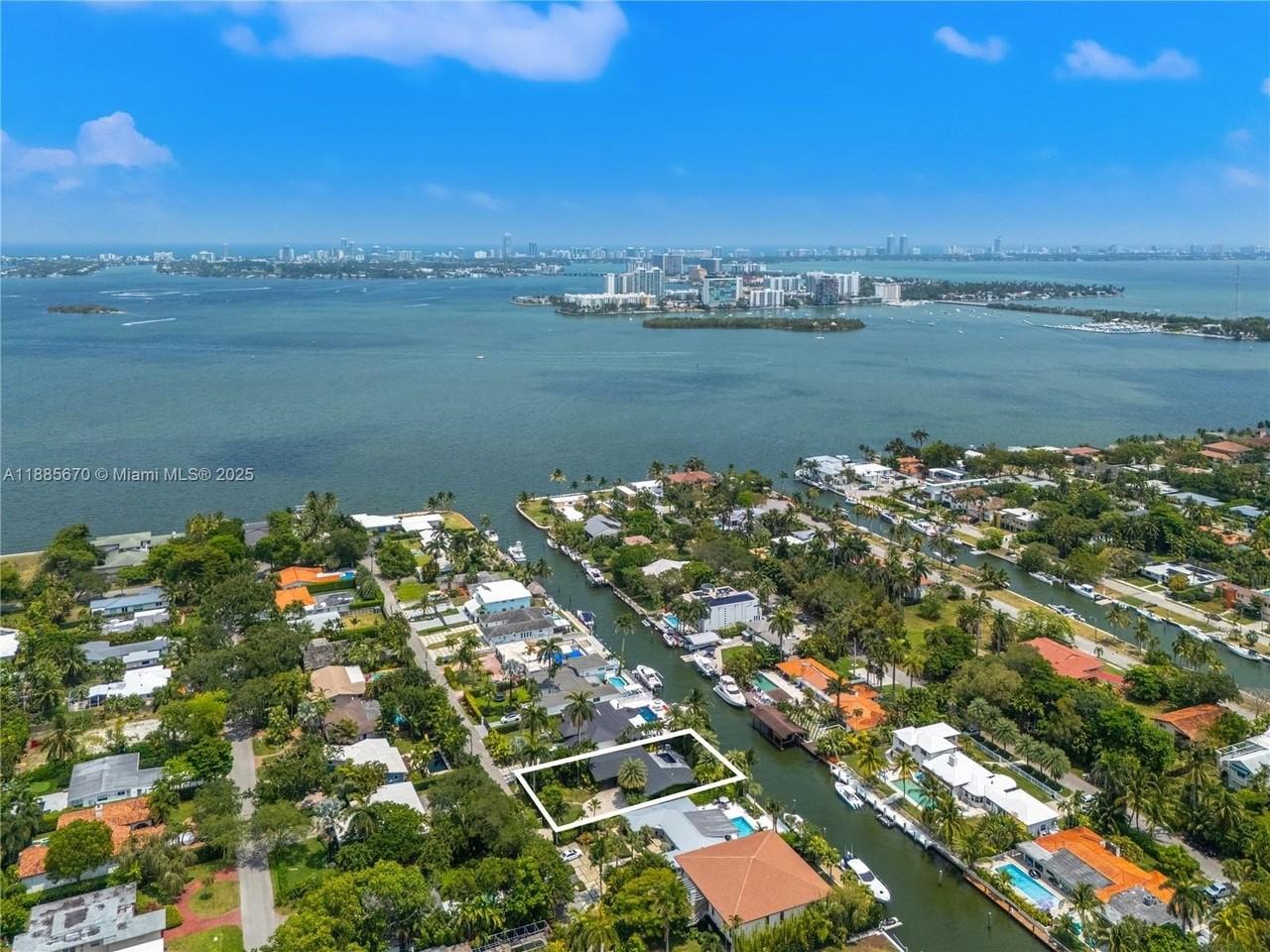 1160 Ne 91st St - Photo 4 of 42