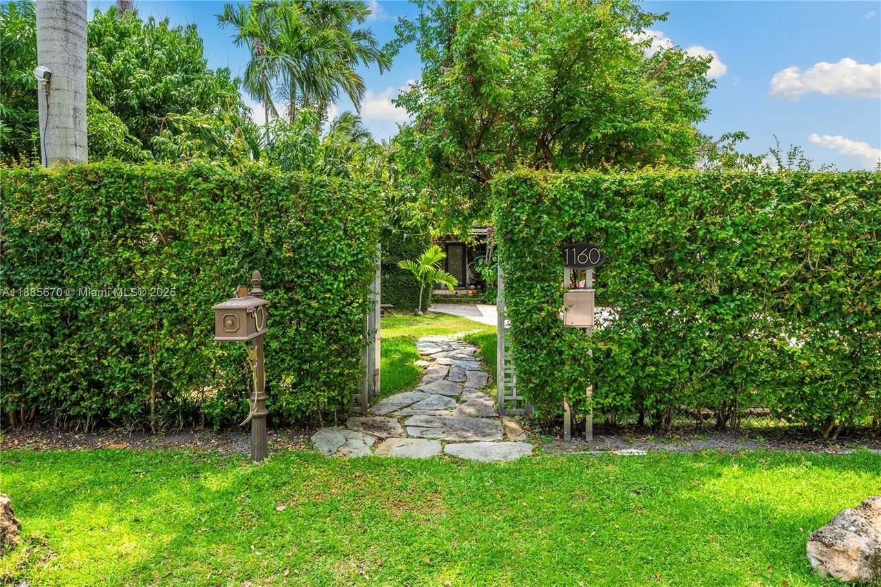 1160 Ne 91st St - Photo 5 of 42