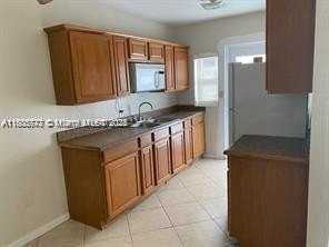 1225 Marseille Dr #23 - Photo 6 of 10