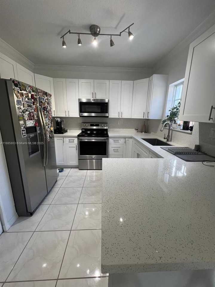 14335 Sw 133rd Ct #14335 - Photo 4 of 27