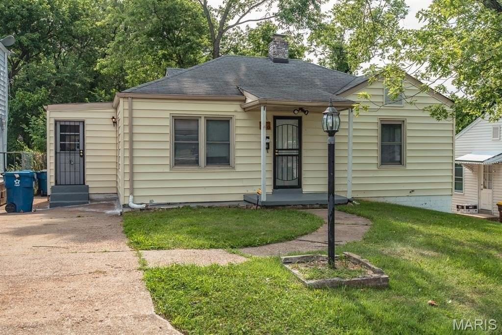 320 Millman Dr - Photo 2 of 38