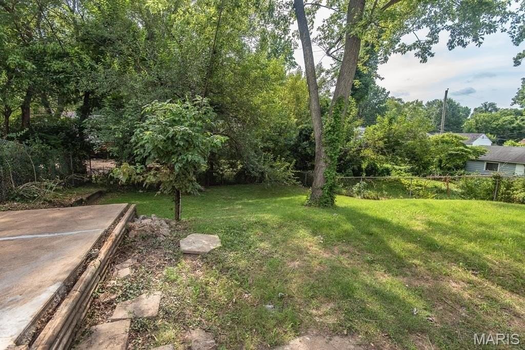 320 Millman Dr - Photo 3 of 38