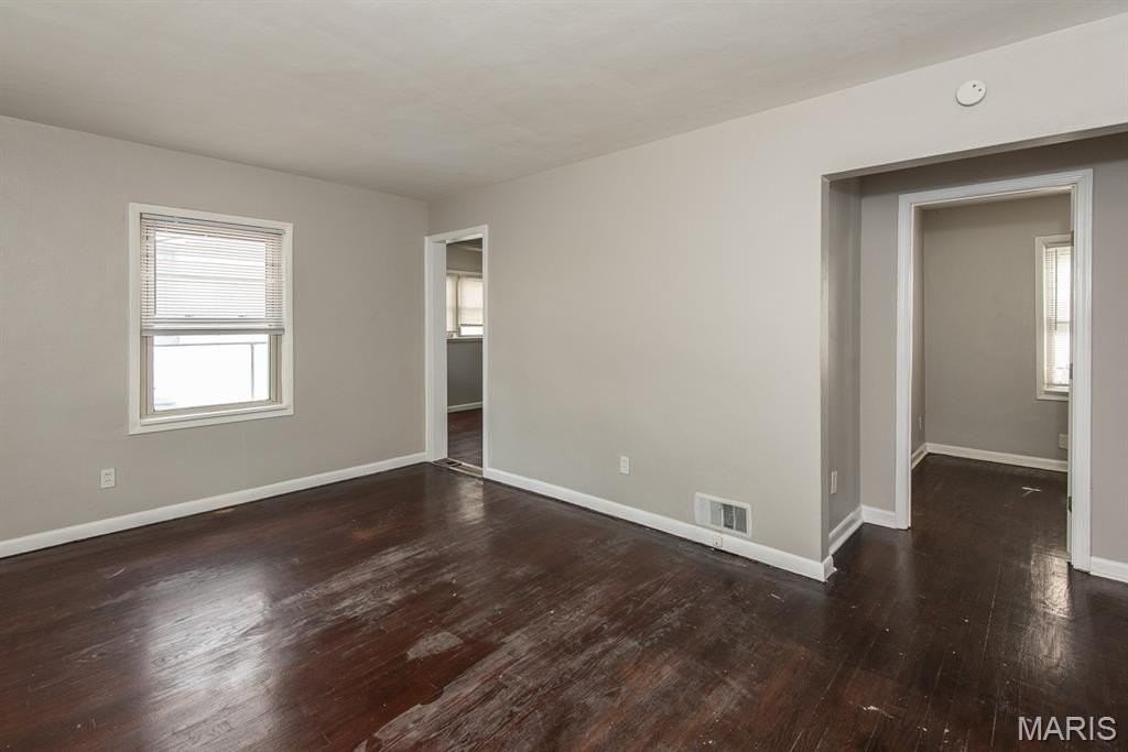 320 Millman Dr - Photo 5 of 38