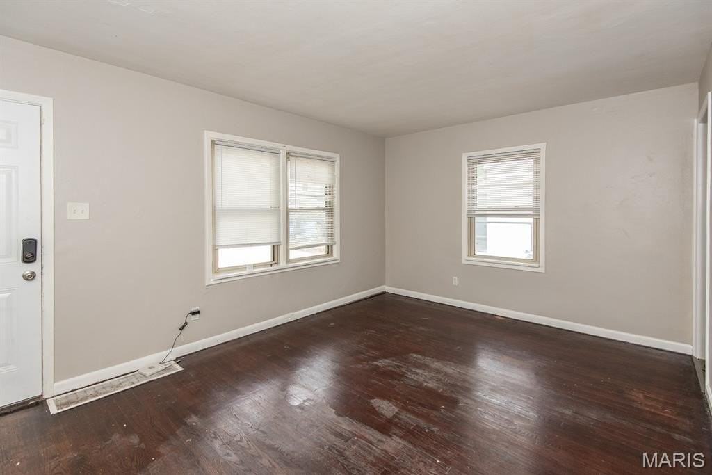 320 Millman Dr - Photo 7 of 38