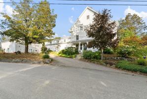 featured image of 32A Maple St