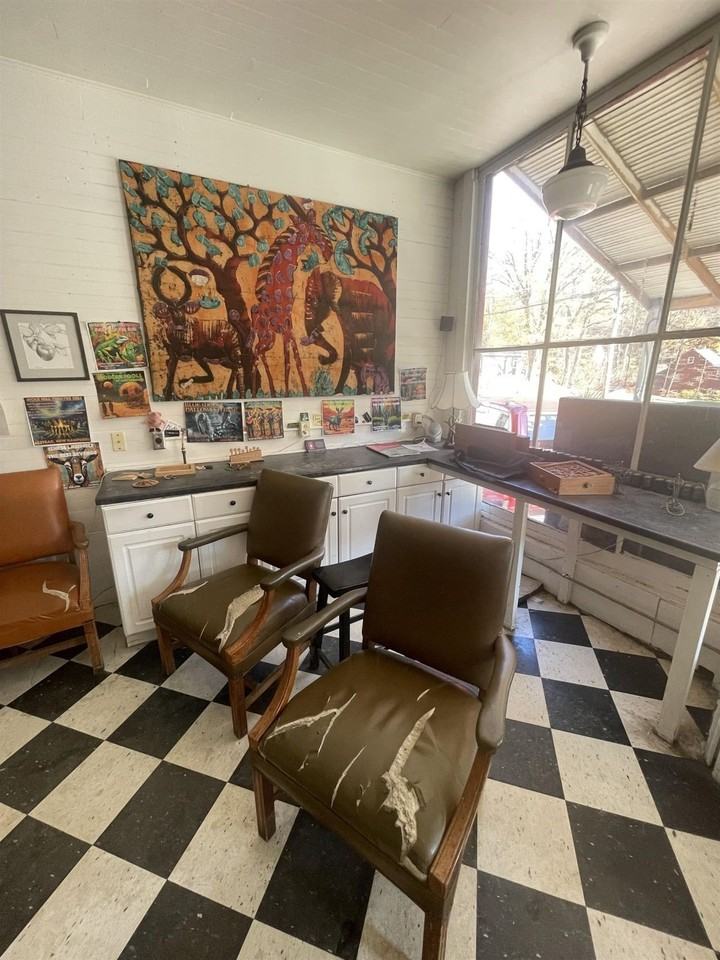 18 Main St - Photo 3 of 22