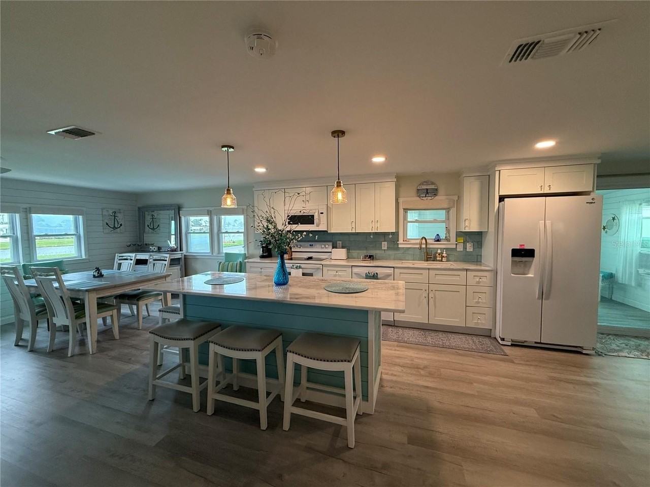 637 Los Altos #374 - Photo 3 of 26