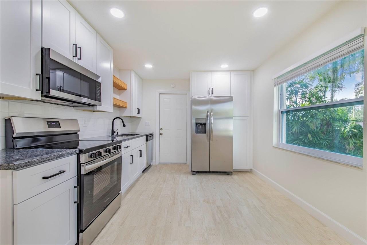 1221 Hartsell Ave - Photo 4 of 17