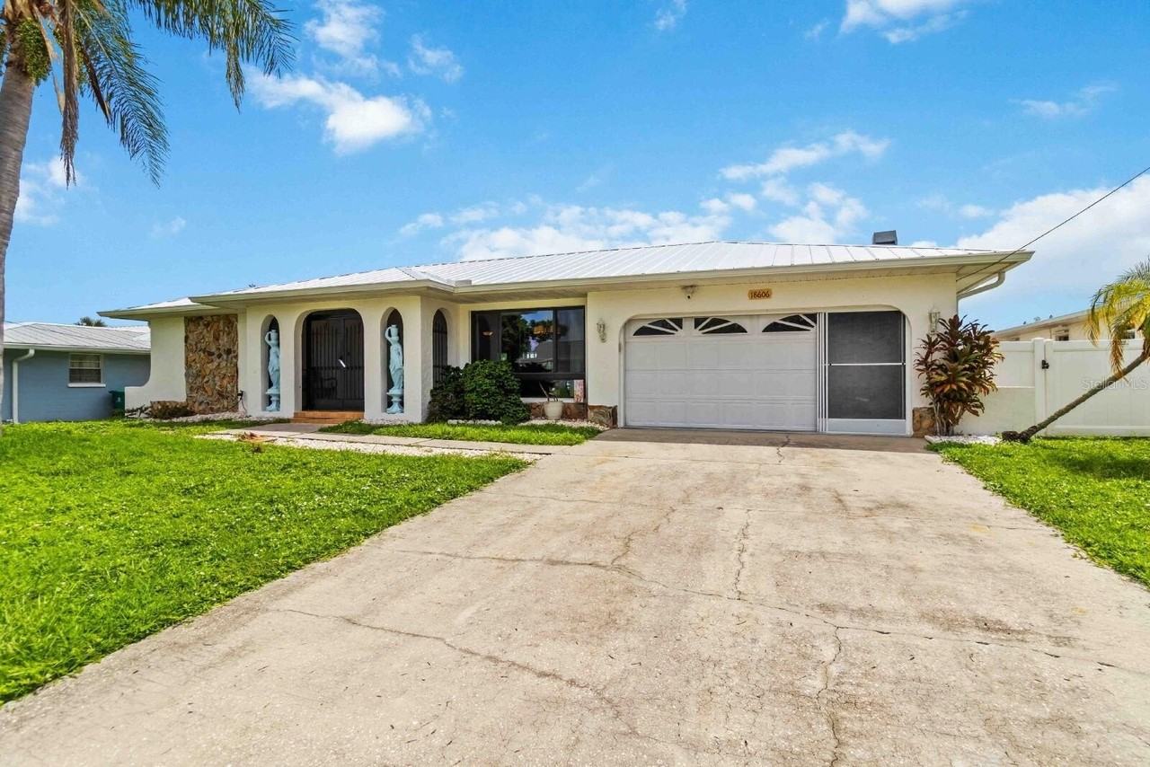 18606 Briggs Cir - Photo 2 of 44