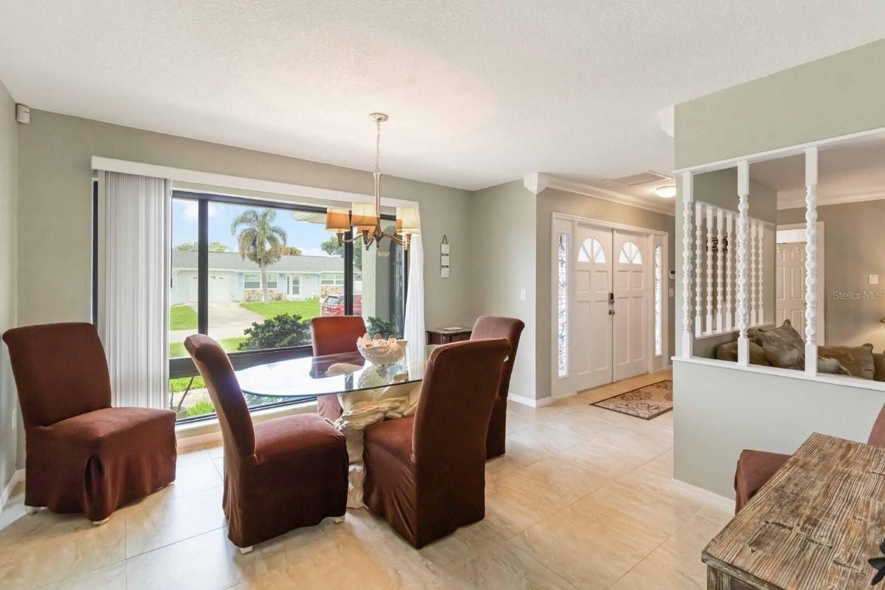 18606 Briggs Cir - Photo 7 of 44