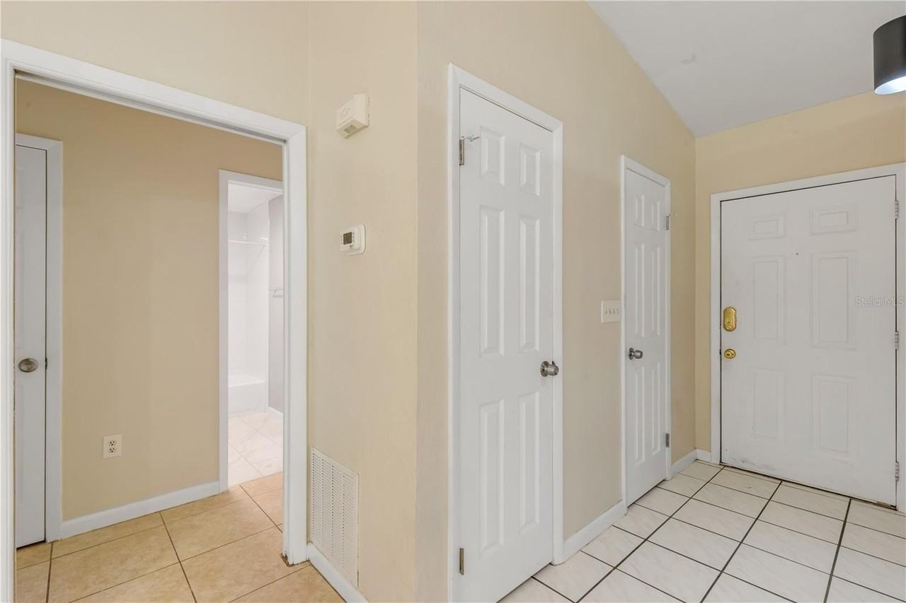 2625 Nordman Ave - Photo 2 of 26