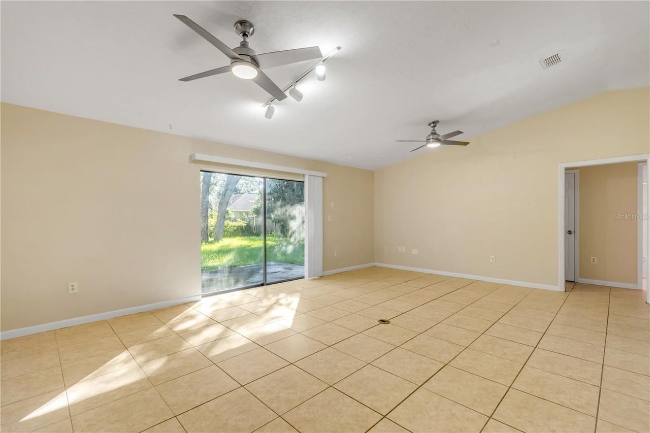 2625 Nordman Ave - Photo 4 of 26