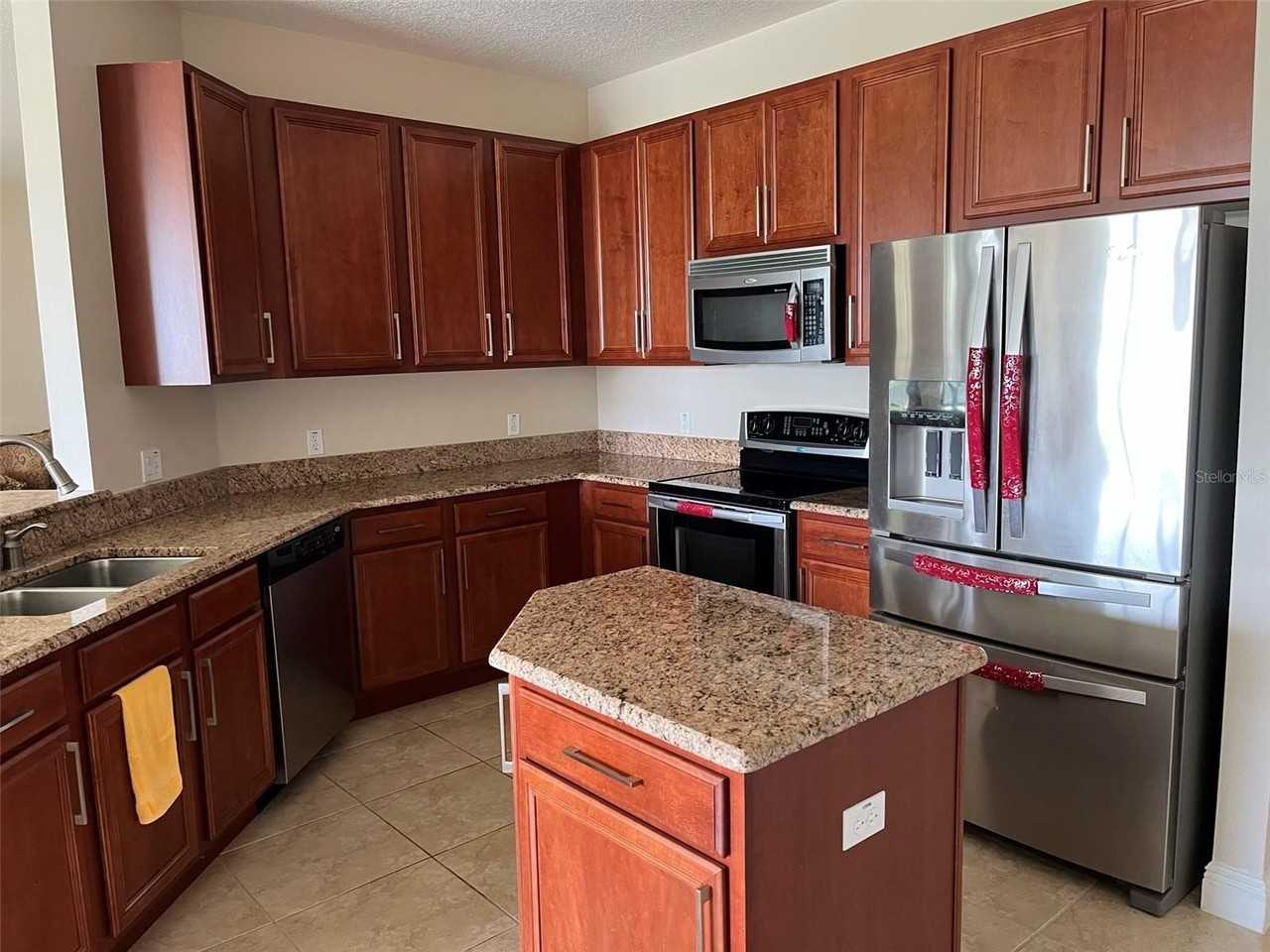 3817 Golden Feather Way - Photo 4 of 27