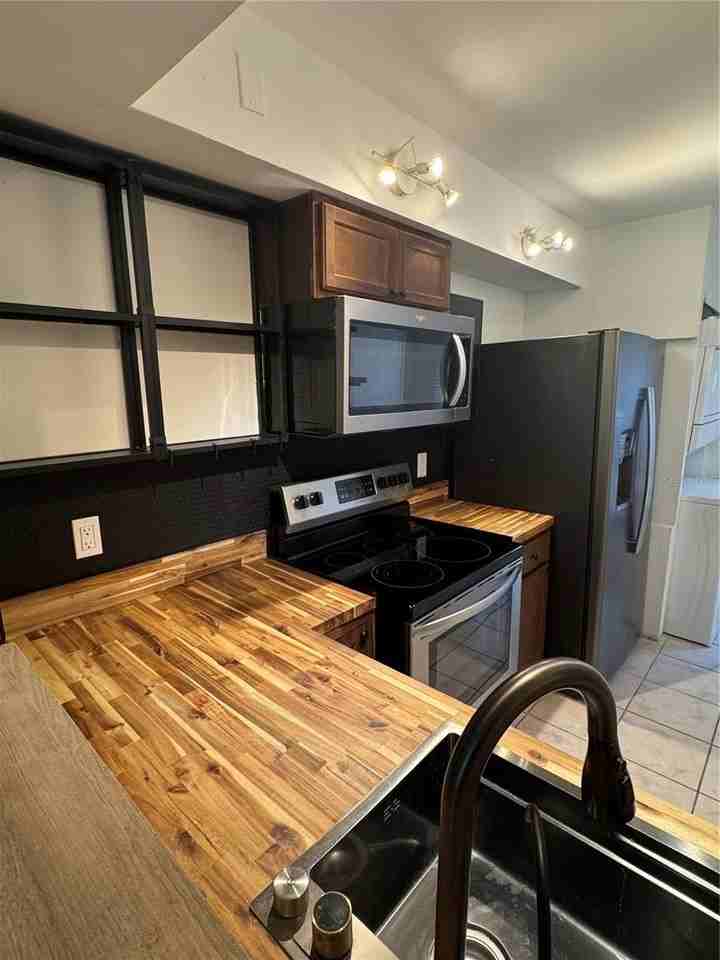 2900 S Semoran Blvd #S - Photo 2 of 25