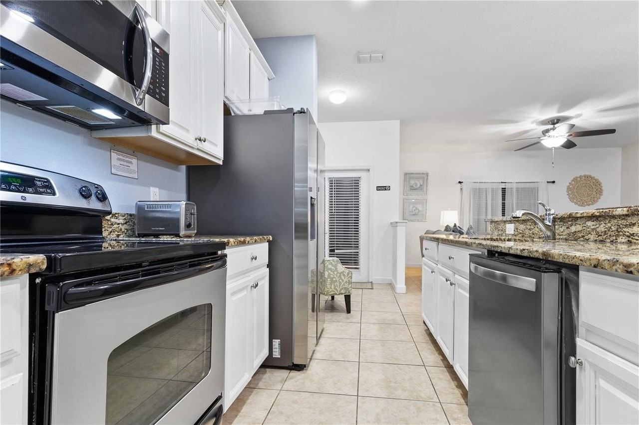 8966 Cat Palm Rd - Photo 5 of 36