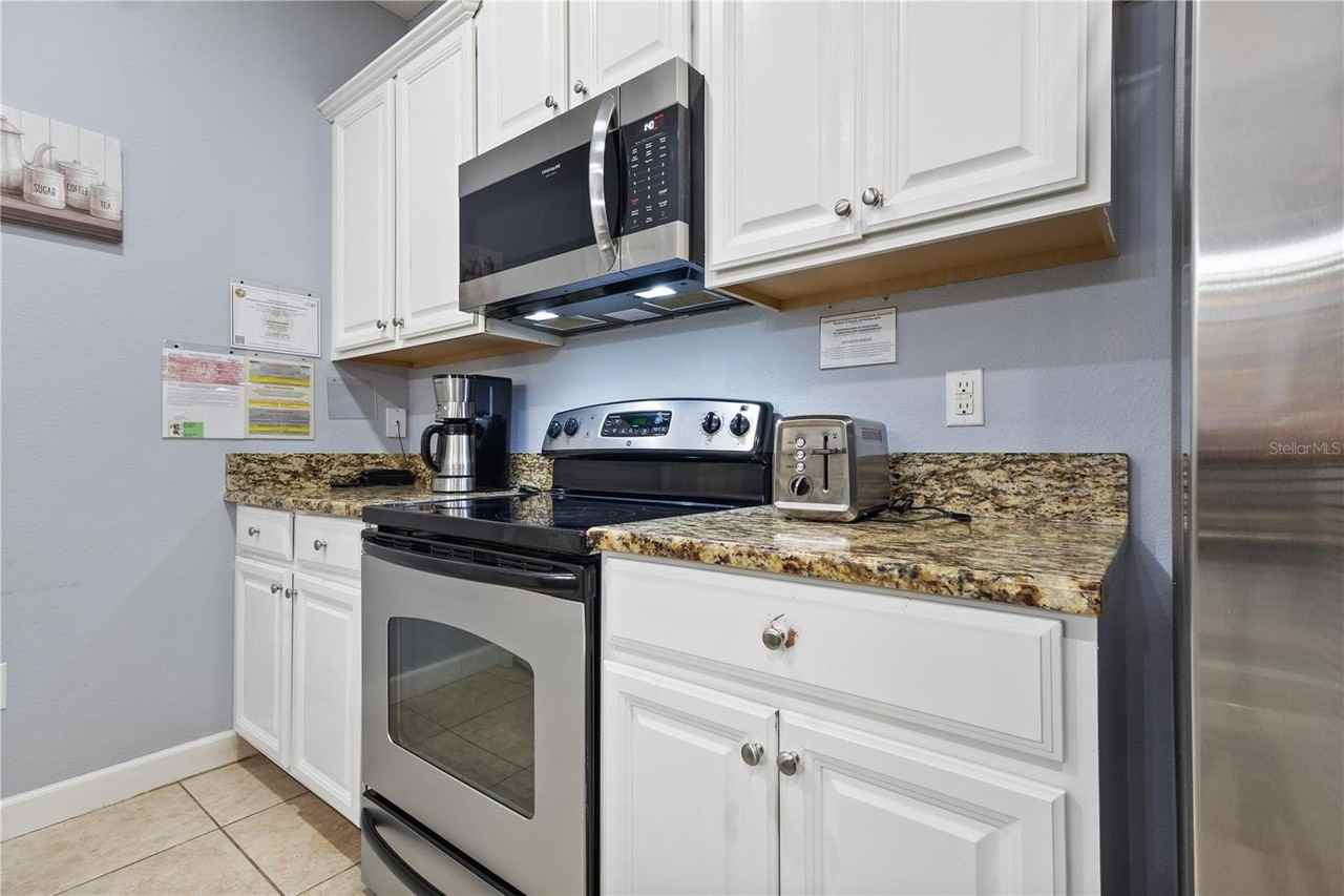 8966 Cat Palm Rd - Photo 6 of 36