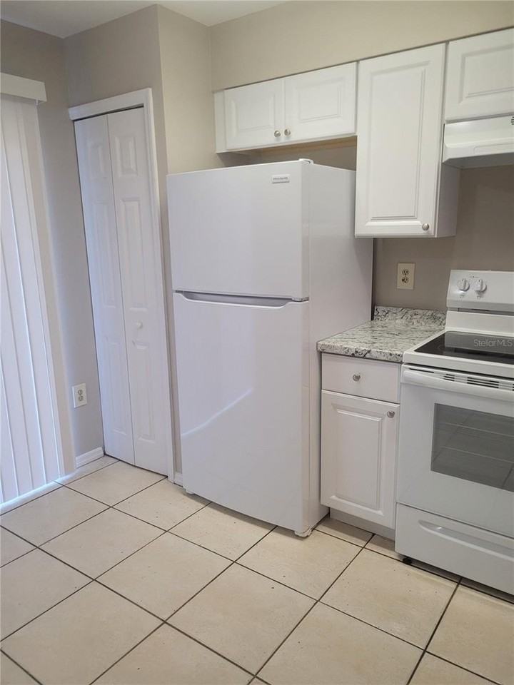 3102 Enclave Ct - Photo 4 of 31