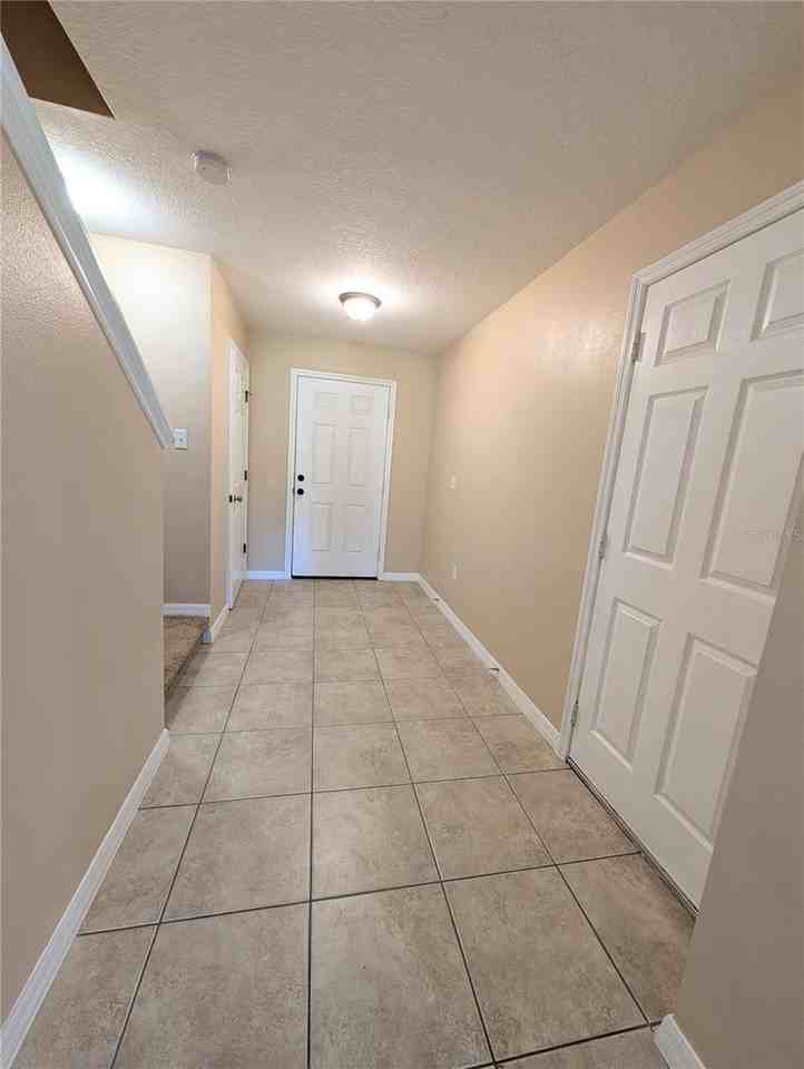 2516 Oleander Lakes Dr - Photo 3 of 25