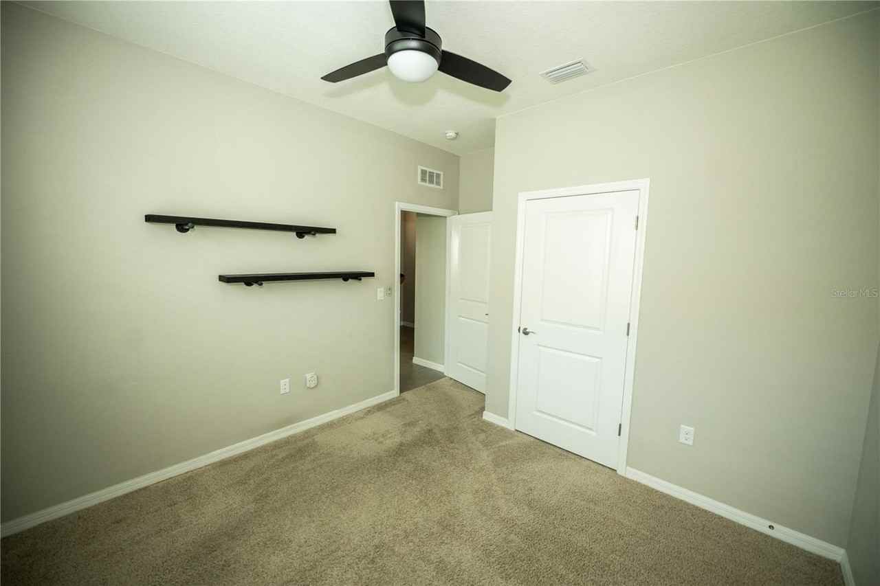 11939 Cross Vine Dr - Photo 7 of 37