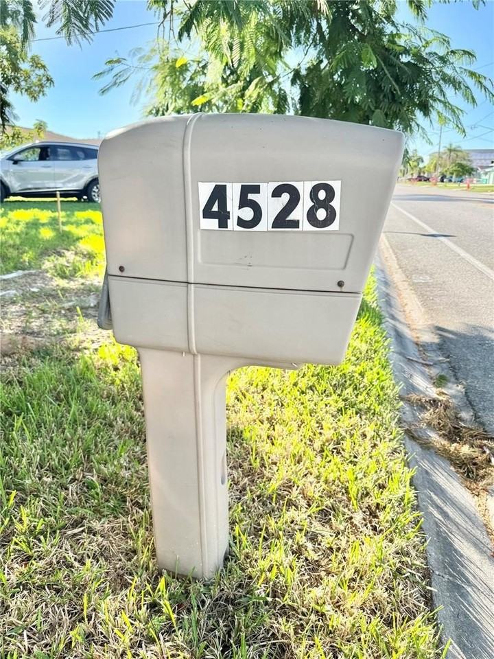 4528 Floramar Ter - Photo 3 of 31