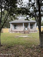 featured image of 3006 Meteor St