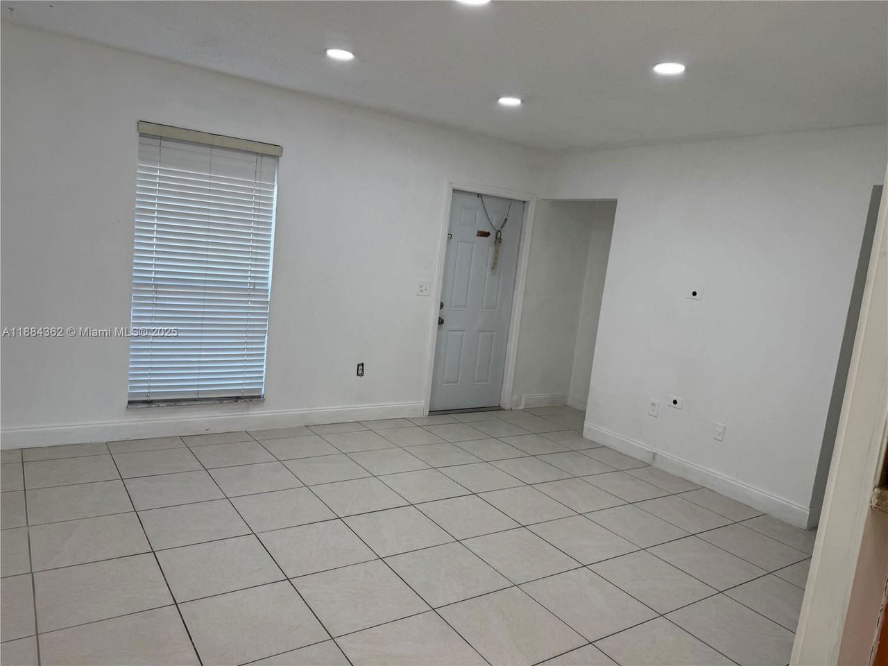 19220 Nw 51st Ave - Photo 3 of 8