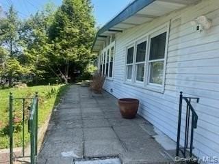 27 Crescent Cir - Photo 3 of 24