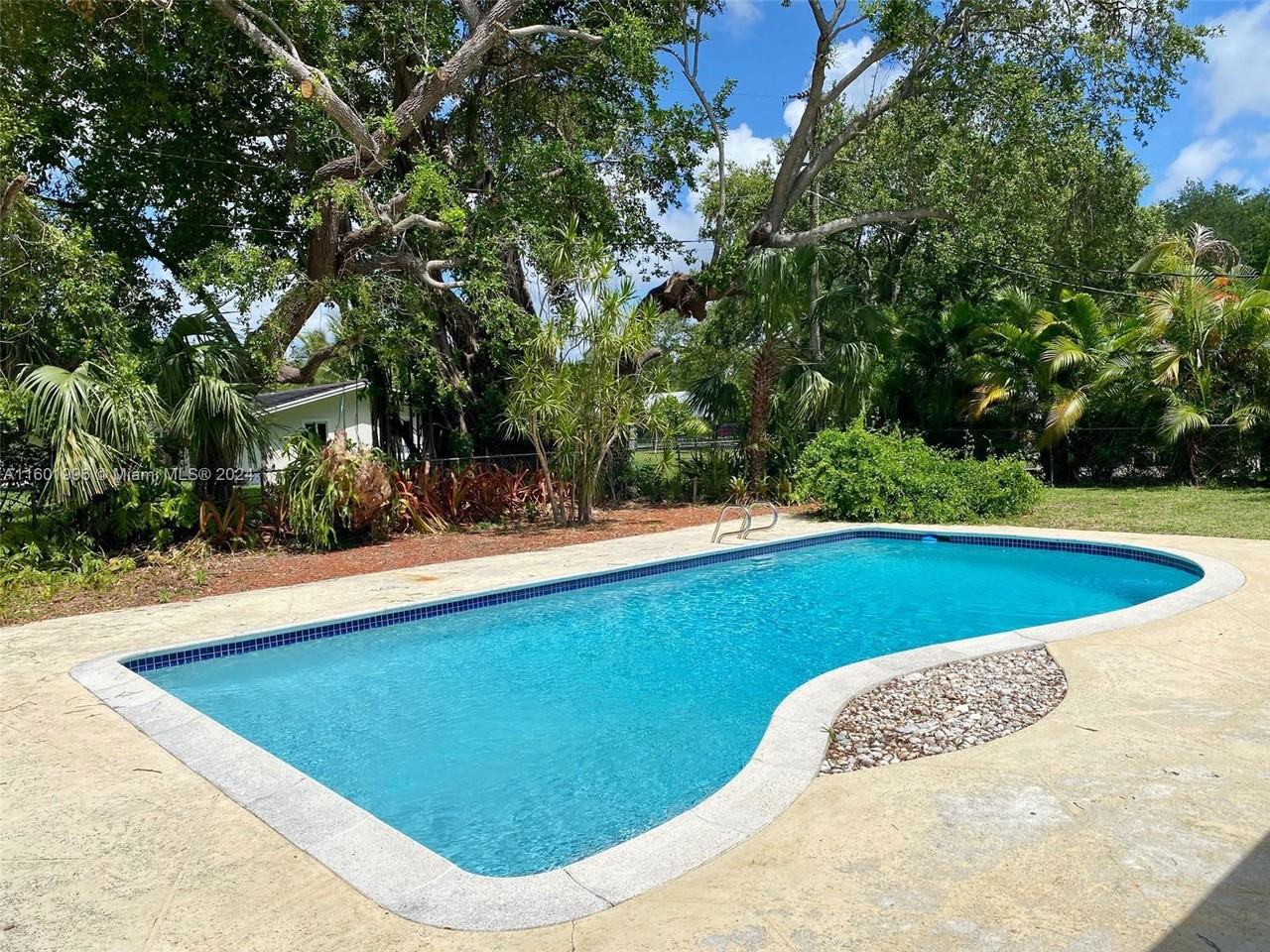 Sw 77th Ave - Photo 2 of 8