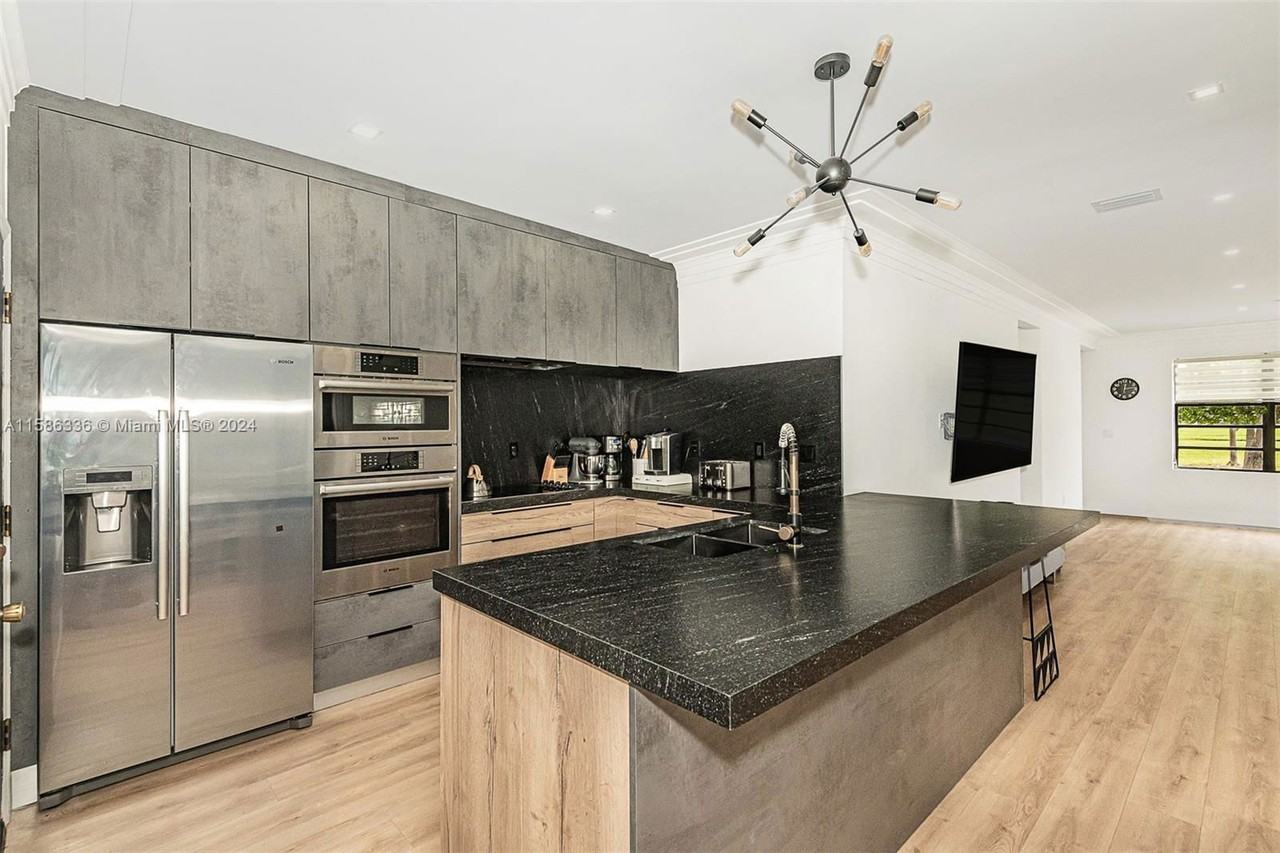 Fairway Dr - Photo 2 of 8