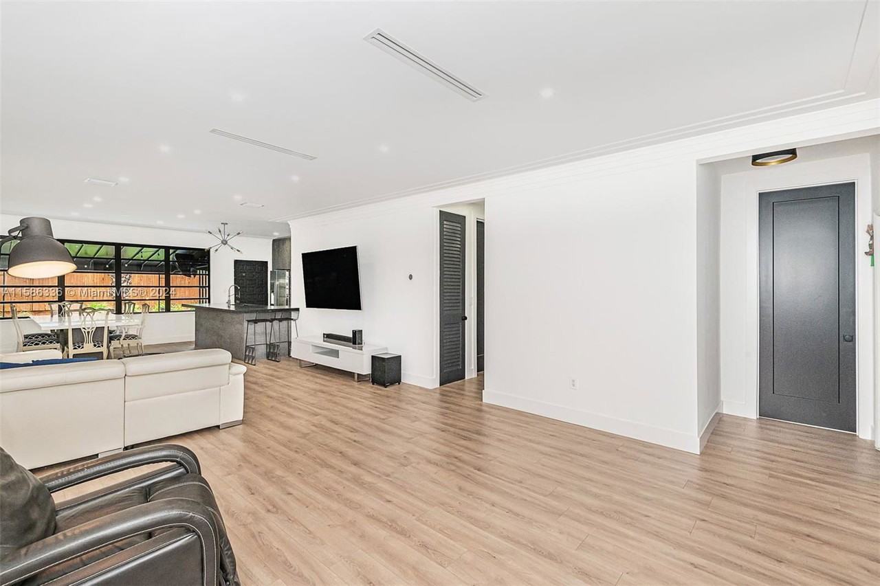 Fairway Dr - Photo 3 of 8