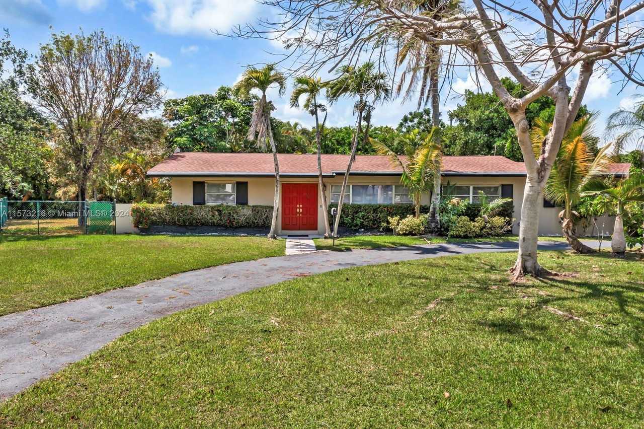 Sw 112th St #7245A - Photo 3 of 8