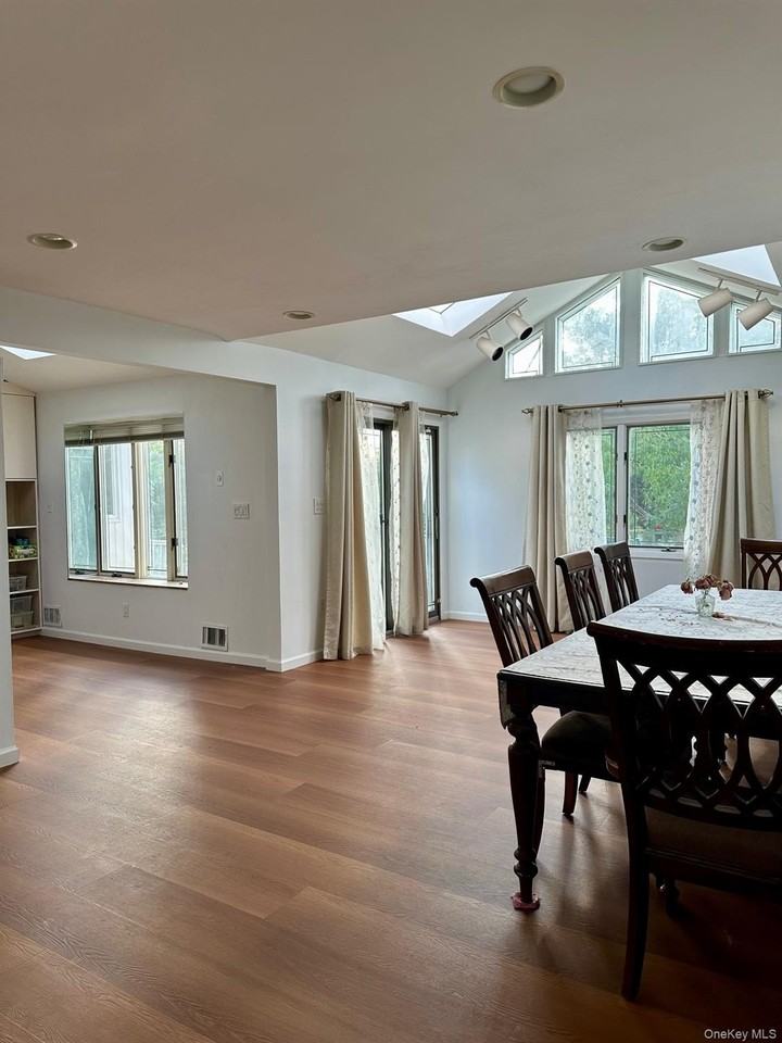 23 Clinton Ln - Photo 3 of 11