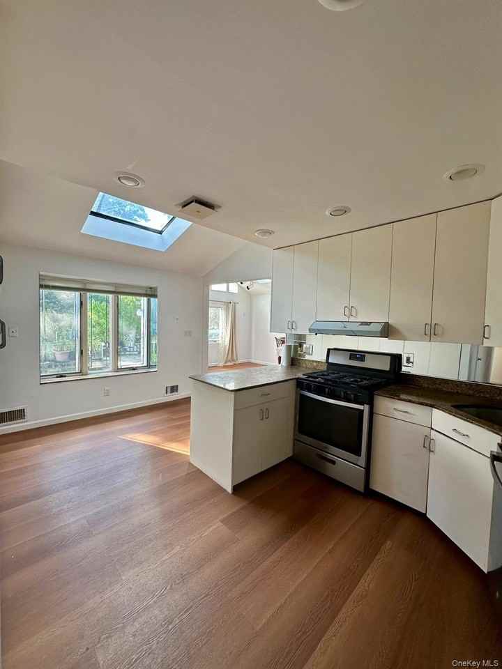 23 Clinton Ln - Photo 5 of 11