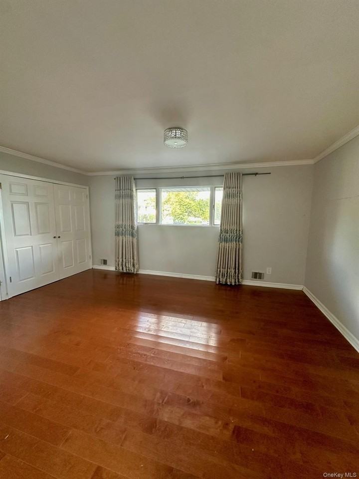 23 Clinton Ln - Photo 6 of 11