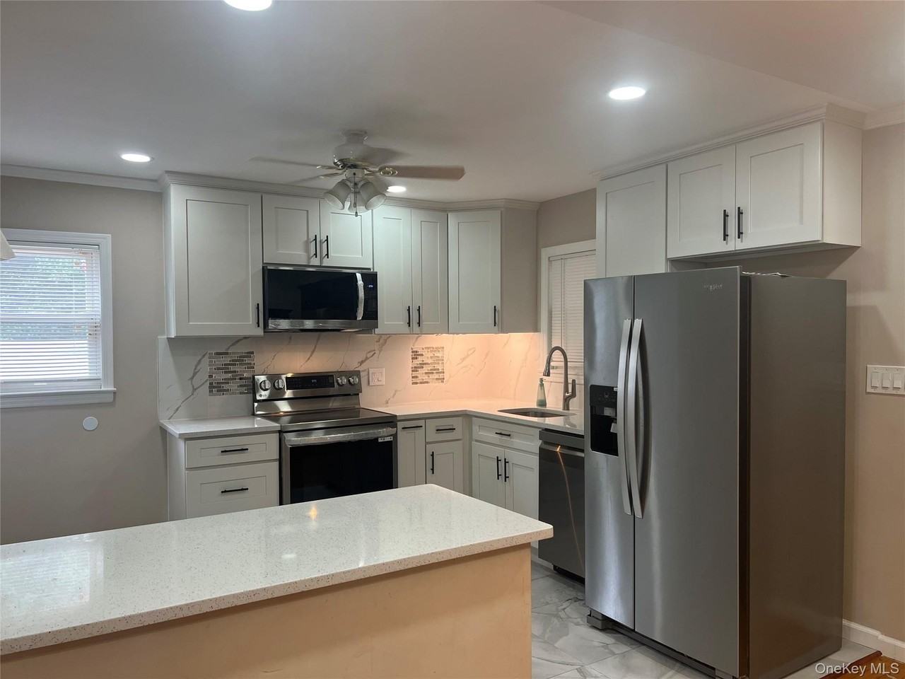 694 Blackstone Ave - Photo 2 of 12