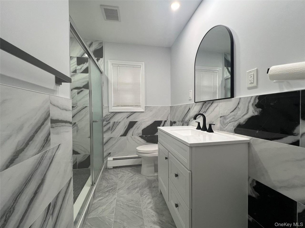 694 Blackstone Ave - Photo 3 of 12