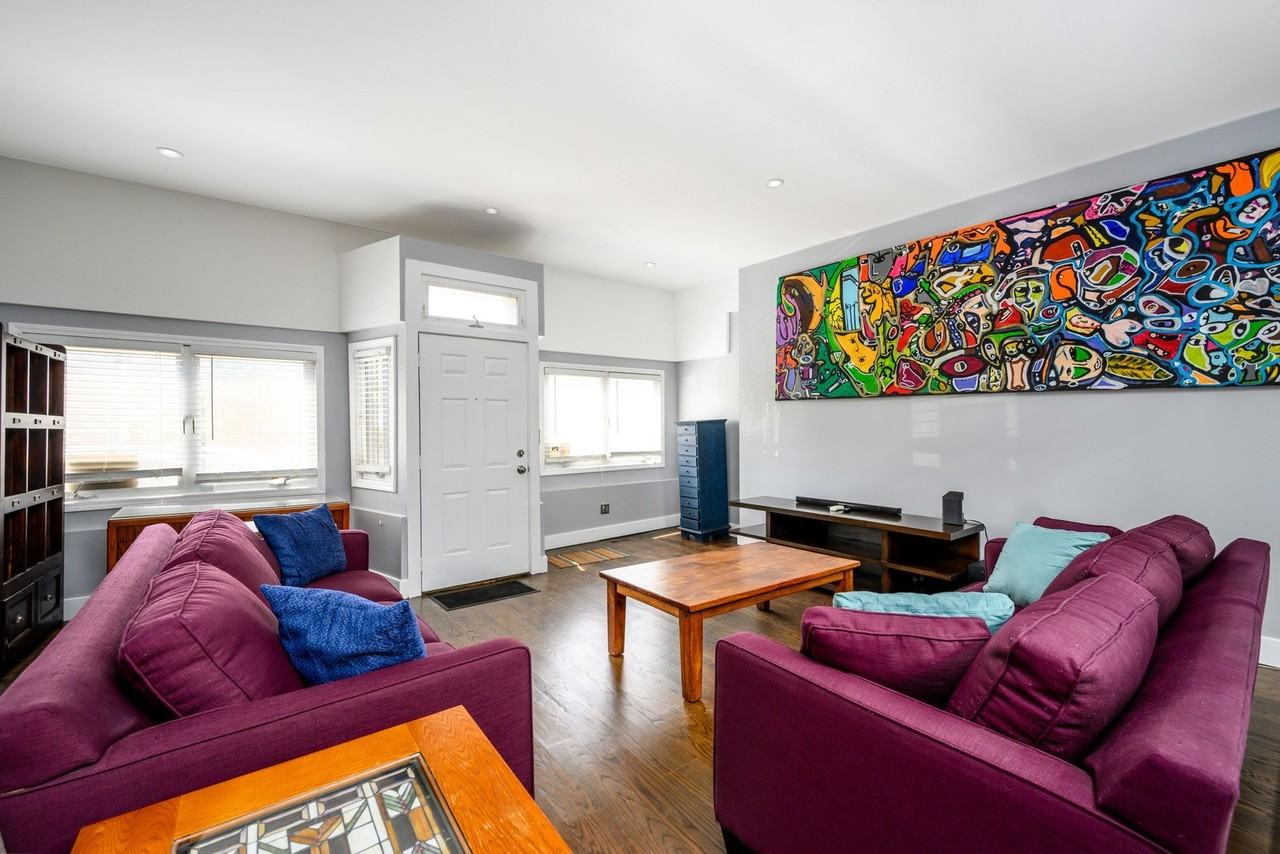 1646 W Blackhawk St - Photo 2 of 21