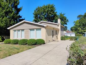 1042 W Central Rd - Photo 1 of 1