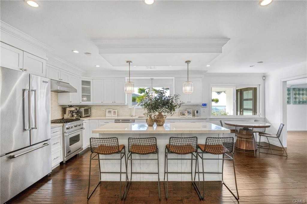 2461 Allanjay Pl - Photo 4 of 8