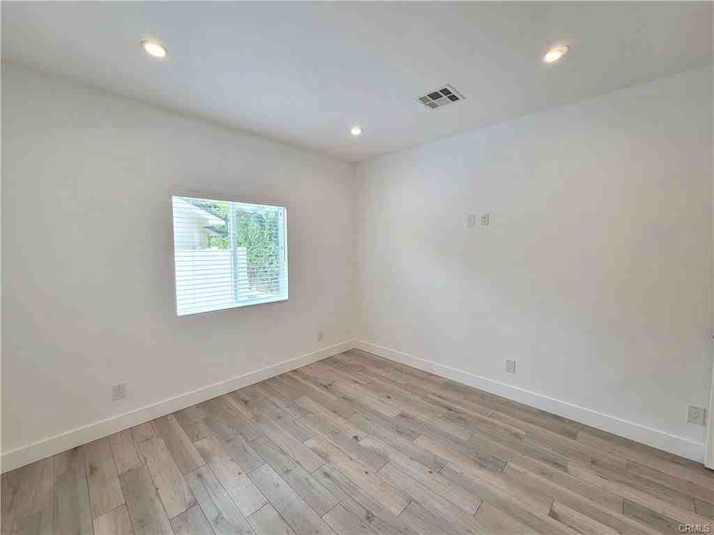 5726 Cartwright Ave - Photo 2 of 8