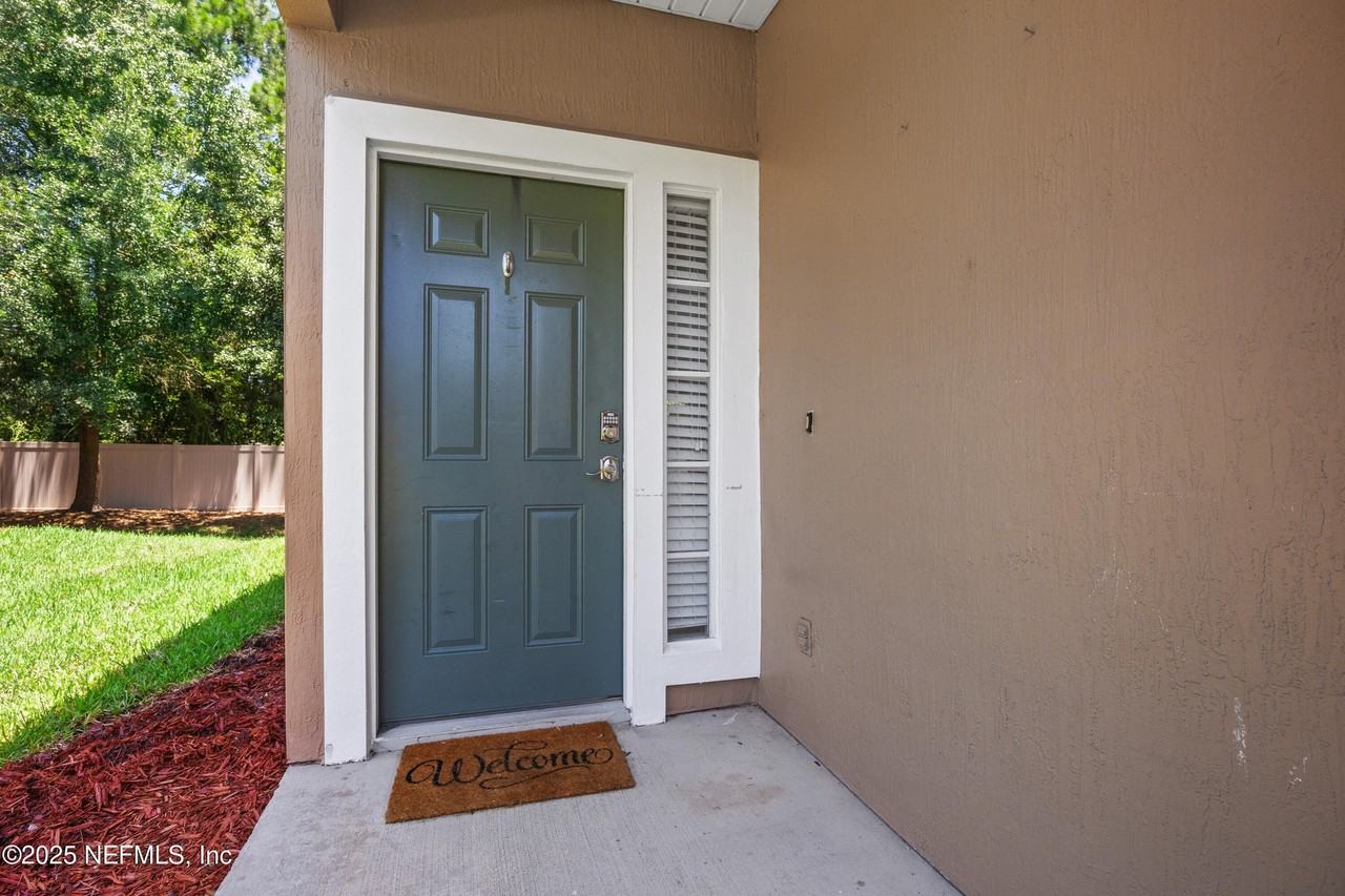677 Scrub Jay Dr - Photo 3 of 18