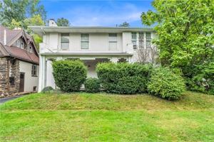 featured image of 1515 Rydalmount Rd