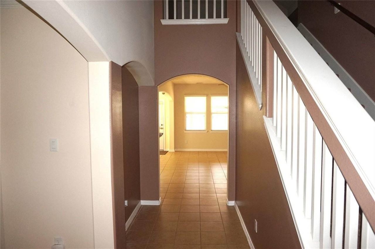 13415 Nigh Way - Photo 6 of 39