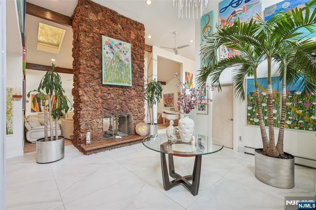 16 Schaffer Rd - Photo 2 of 25