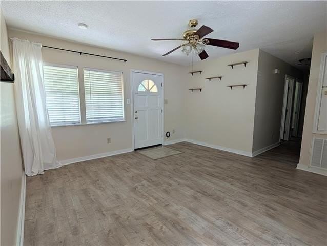 216 Maplewood Dr - Photo 6 of 11