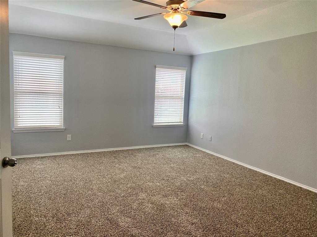 279 Oxford Dr - Photo 7 of 13